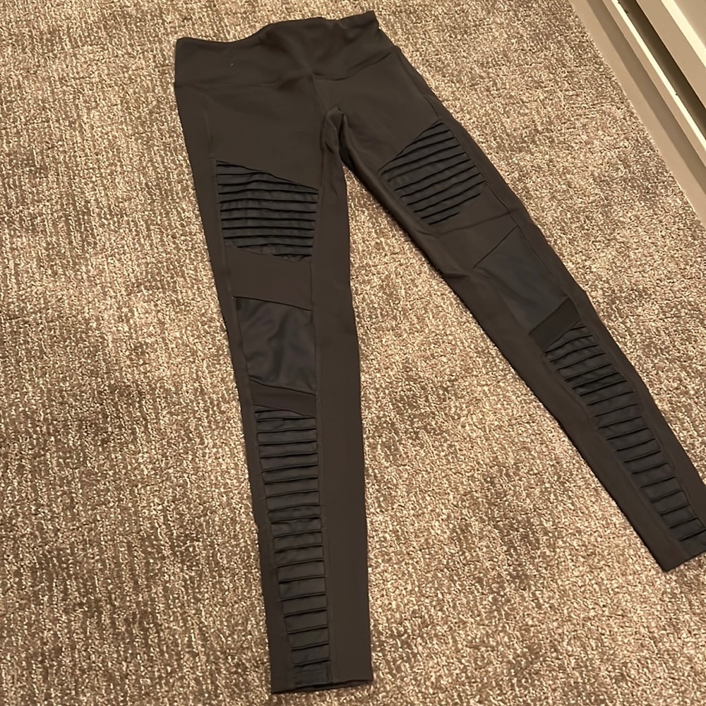 Alo Yoga Moto Leggings